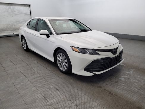 Used 2018 Toyota Camry LE image 13