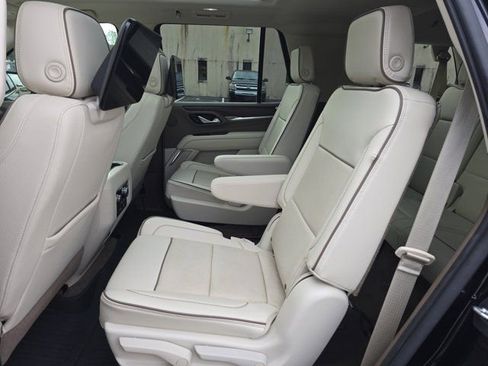 Used 2021 GMC Yukon Denali w/ Denali Premium Package image 15