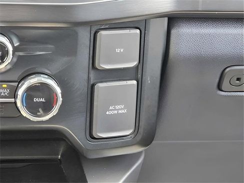 Used 2023 Ford F250 Lariat w/ Chrome Package image 17