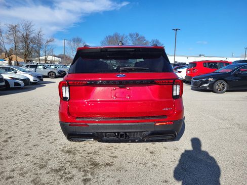 Used 2025 Ford Explorer ST-Line w/ ST-Line Street Pack image 13