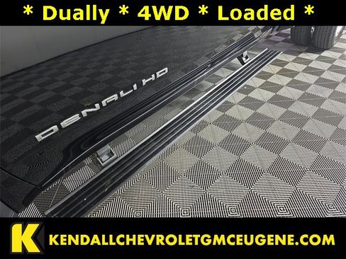 Used 2024 GMC Sierra 3500 Denali Ultimate image 9