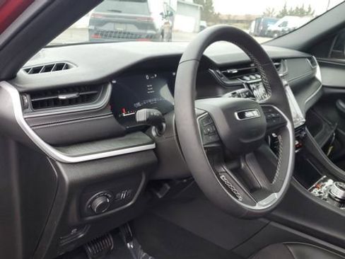 Certified 2024 Jeep Grand Cherokee L Laredo image 6