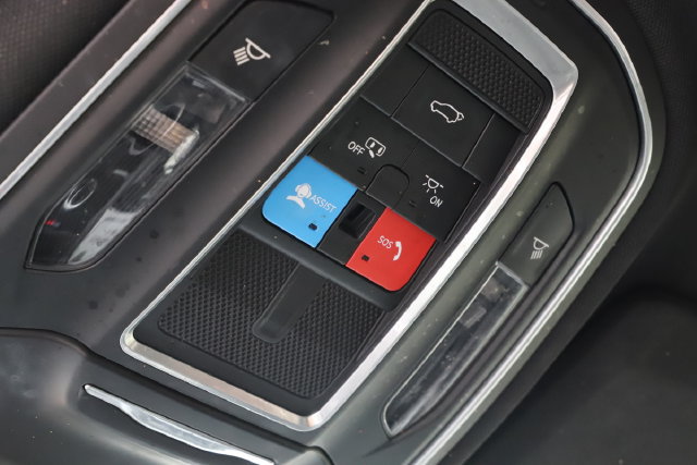 Used 2021 Jeep Grand Cherokee L Laredo AWD/4WD image 35