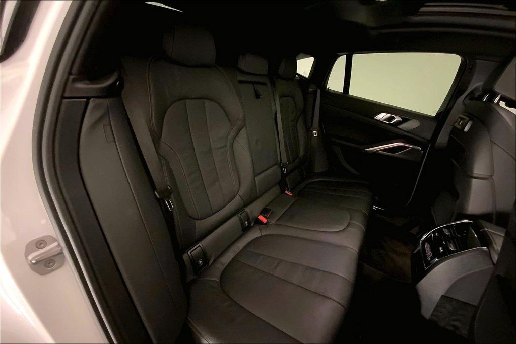 Used 2020 BMW X6 xDrive40i w/ M Sport Package AWD/4WD image 15