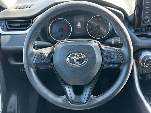 Used 2022 Toyota RAV4 LE image 18