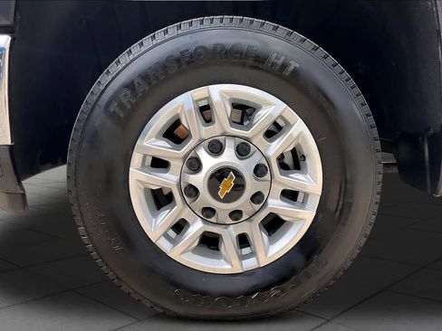 Used 2025 Chevrolet Silverado 2500 LT w/ Convenience Package AWD/4WD image 11