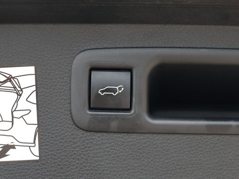 Used 2024 Toyota Highlander Limited AWD/4WD image 38