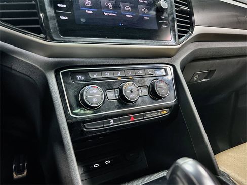 Used 2022 Volkswagen Atlas Cross Sport SEL R-Line image 35