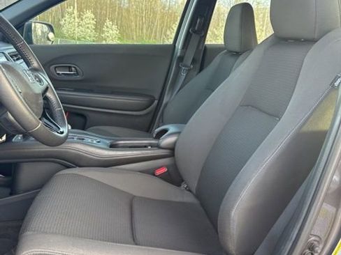 Used 2020 Honda HR-V Sport image 9