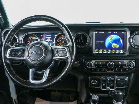 Used 2021 Jeep Wrangler Unlimited Sahara AWD/4WD image 18