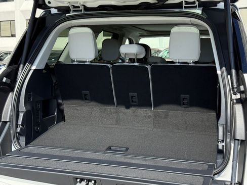 New 2026 Lincoln Navigator Reserve w/ Jet Appearance Package image 14