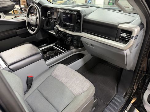 Used 2023 Ford F350 4x4 Crew Cab XLT DRW w/ 360-Degree Camera Package image 19