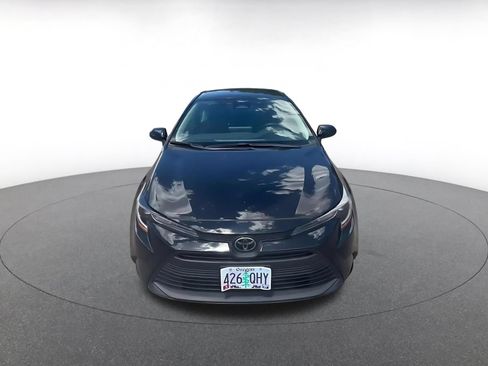 Used 2025 Toyota Corolla LE FWD image 4