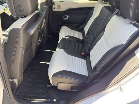 New 2026 Land Rover Discovery S image 11