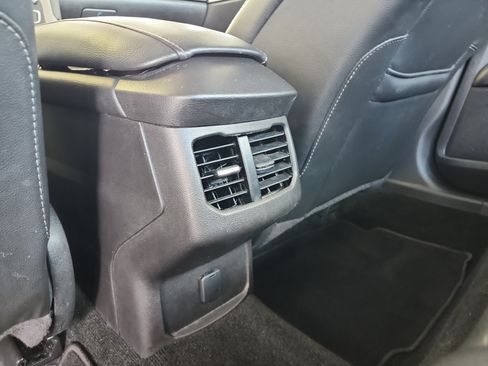 Used 2016 Ford Fusion SE w/ Equipment Group 202A FWD image 19
