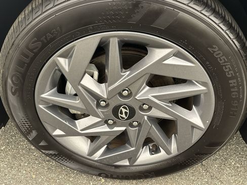 Certified 2024 Hyundai Elantra SEL image 10