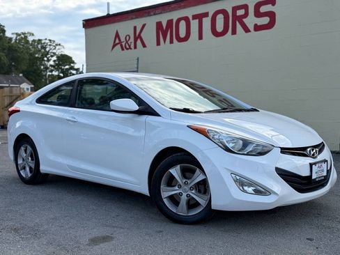 Used 2013 Hyundai Elantra FWD image 1