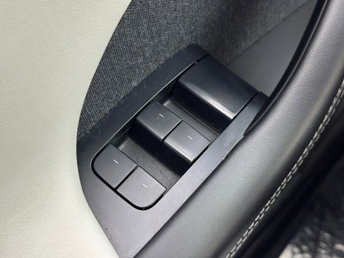 Used 2022 Tesla Model X image 17