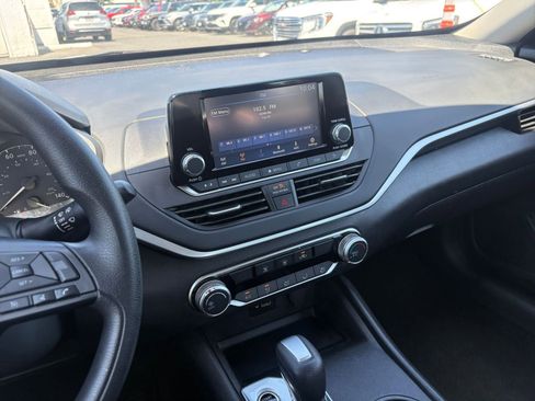 Used 2023 Nissan Altima 2.5 S FWD image 17