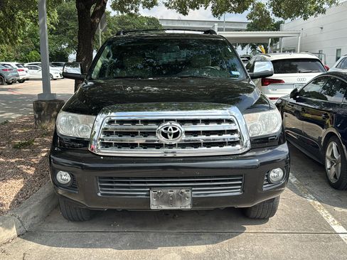 Used 2025 Toyota Sequoia TRD Pro AWD/4WD image 2