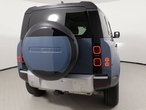 Used 2024 Land Rover Defender 110 S image 32