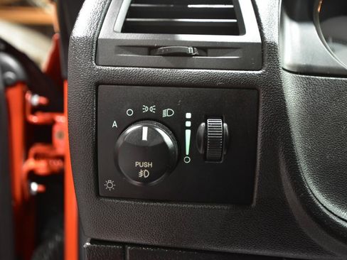 Used 2009 Dodge Challenger R/T RWD image 15