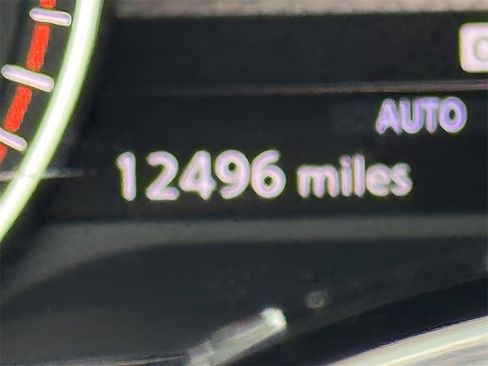 Used 2024 Nissan Pathfinder SL image 10