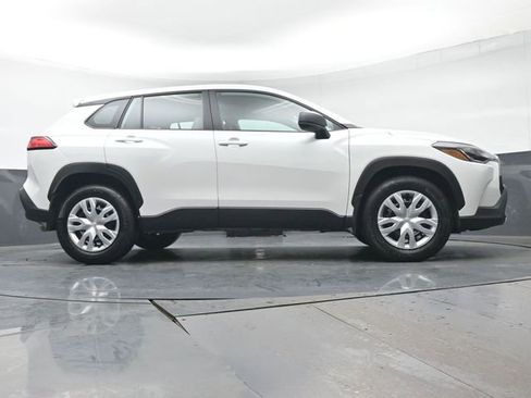 Certified 2023 Toyota Corolla Cross L image 34