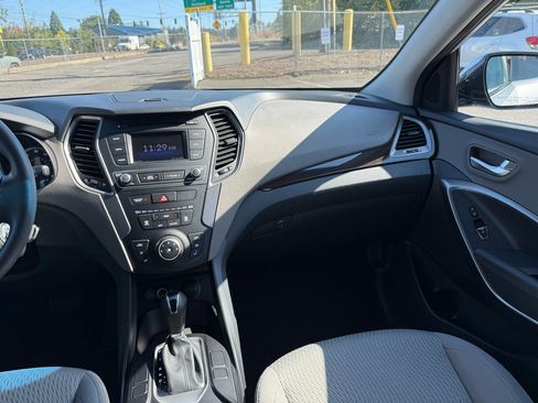 Used 2018 Hyundai Santa Fe Sport image 19