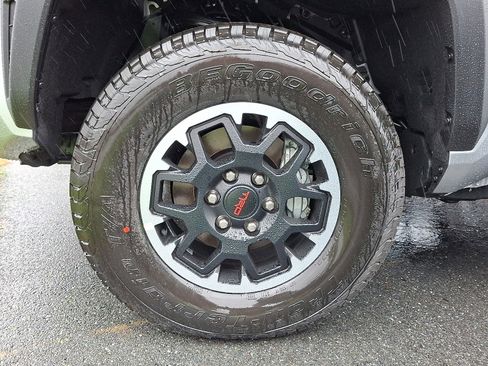 New 2025 Toyota Tacoma TRD Off-Road image 4