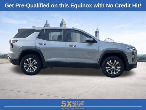 Used 2025 Chevrolet Equinox LT FWD image 22