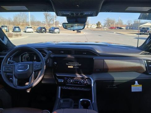 New 2026 GMC Sierra 2500 Denali Ultimate w/ LPO, Black Badging Package image 32