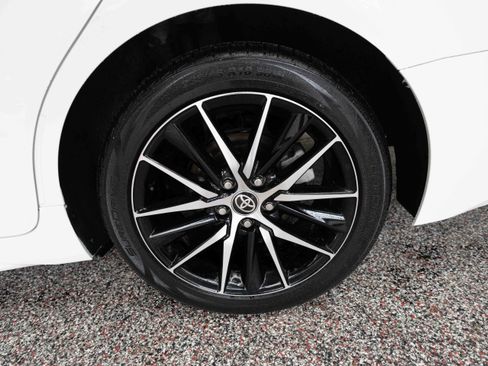 Used 2024 Toyota Camry SE image 28