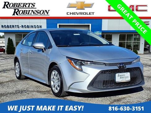 Used 2022 Toyota Corolla LE image 1