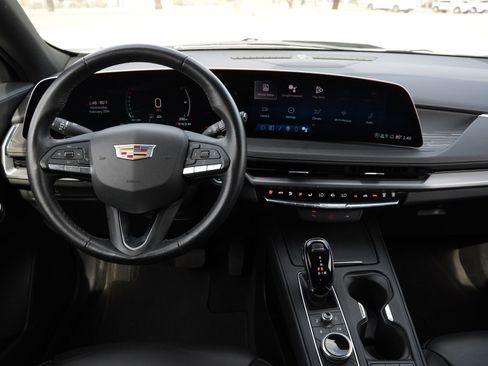 Certified 2025 Cadillac XT4 Premium Luxury FWD image 9