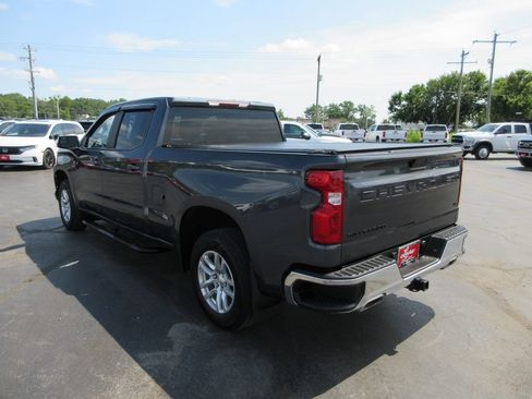 Used 2021 Chevrolet Silverado 1500 LT AWD/4WD image 9
