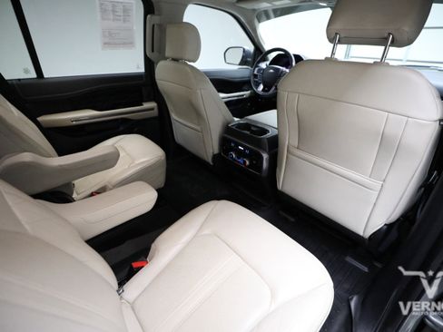 Used 2019 Ford Expedition Platinum image 12