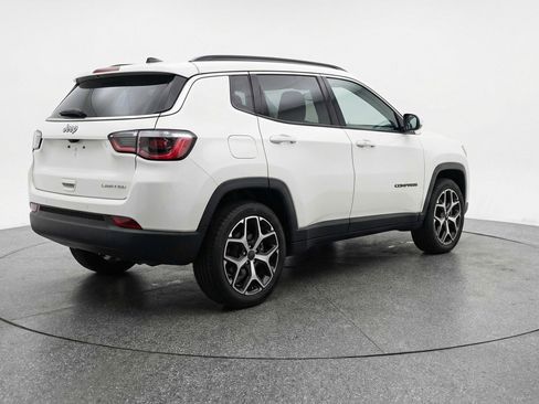 Used 2025 Jeep Compass Limited AWD/4WD image 7