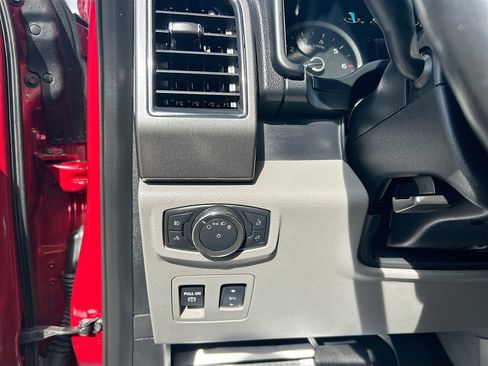 Used 2018 Ford F150 XLT w/ Equipment Group 302A Luxury AWD/4WD image 10