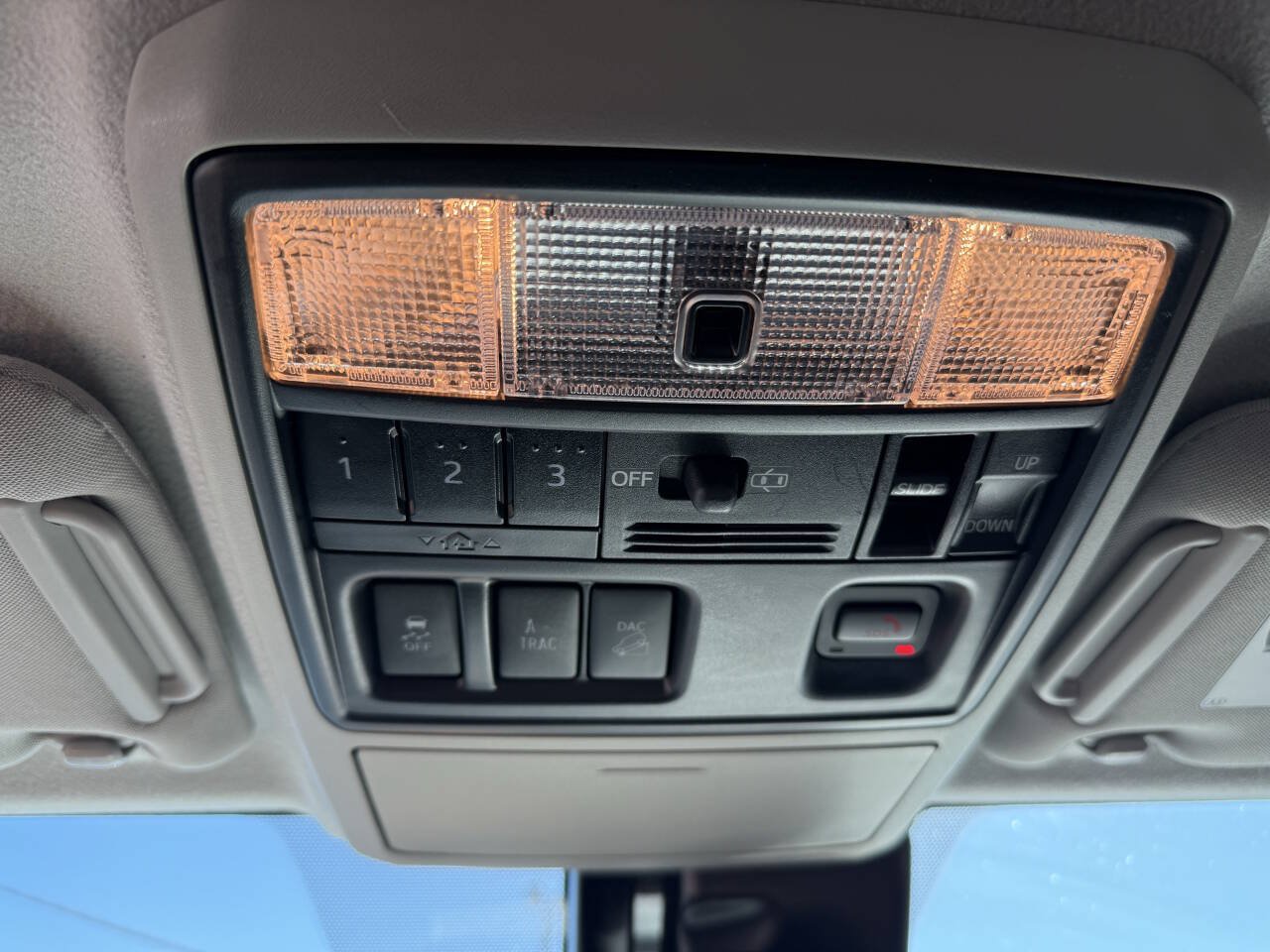 Used 2020 Toyota 4Runner Limited AWD/4WD image 17