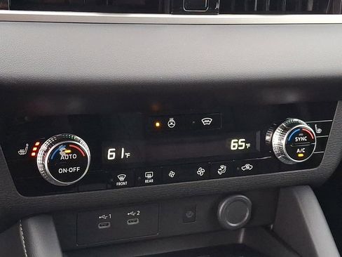 New 2026 Mitsubishi Outlander SE image 8