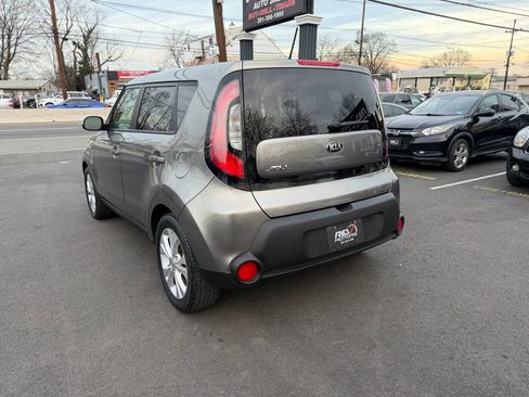 Used 2014 Kia Soul + image 5
