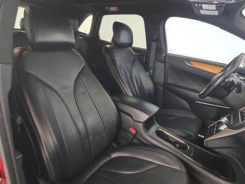 Used 2018 Lincoln MKC Reserve image 34