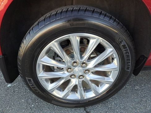 Used 2019 Buick Enclave Premium image 18