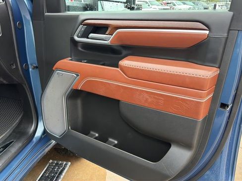 Used 2025 GMC Sierra 3500 Denali Ultimate image 10