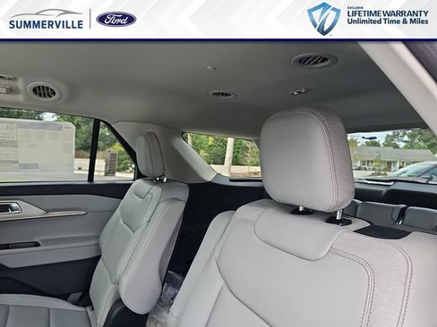 New 2026 Ford Explorer Active w/ Active Comfort Package RWD image 17