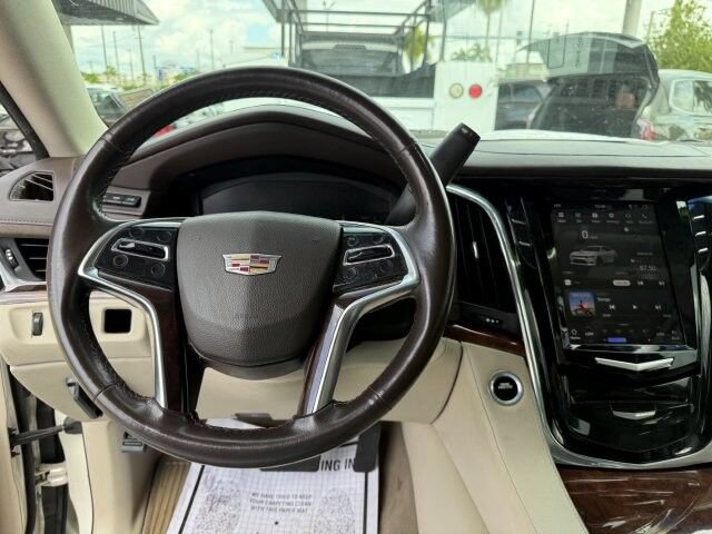 Used 2015 Cadillac Escalade Luxury RWD image 19