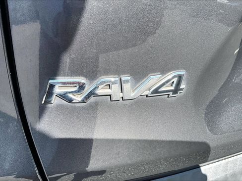 Used 2019 Toyota RAV4 LE AWD/4WD image 30