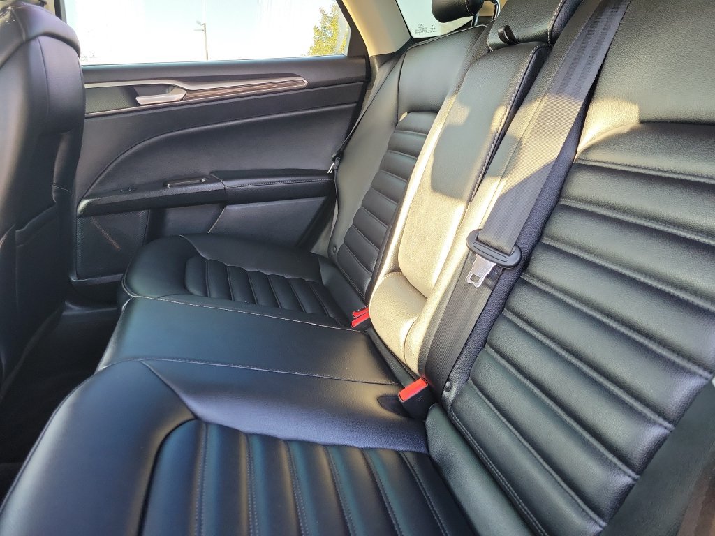 Used 2019 Ford Fusion SEL FWD image 9