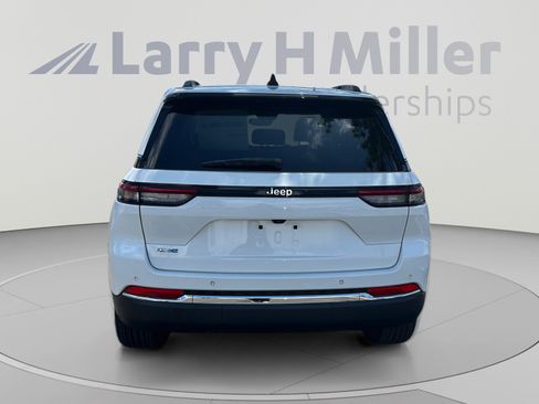 Used 2023 Jeep Grand Cherokee 4WD 4xe image 4